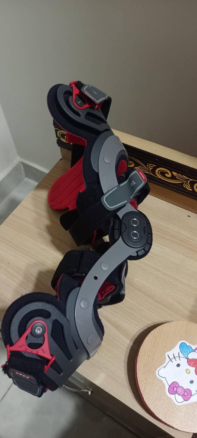 Knee brace 2