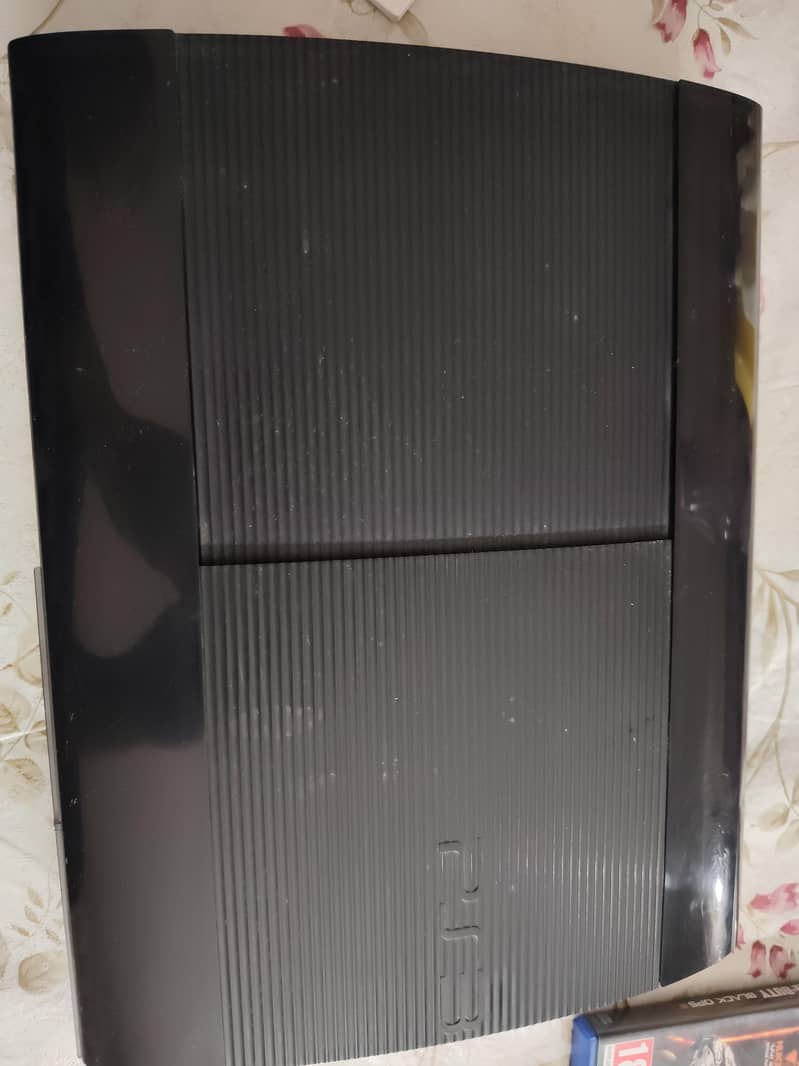 PS3 Super Slim 1