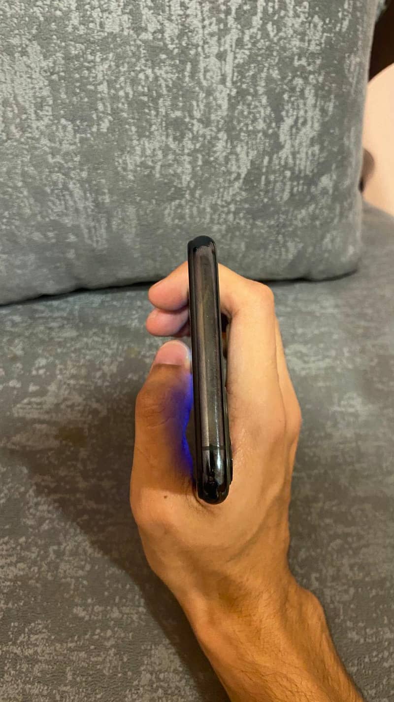Apple iPhone 11 Pro Max 1