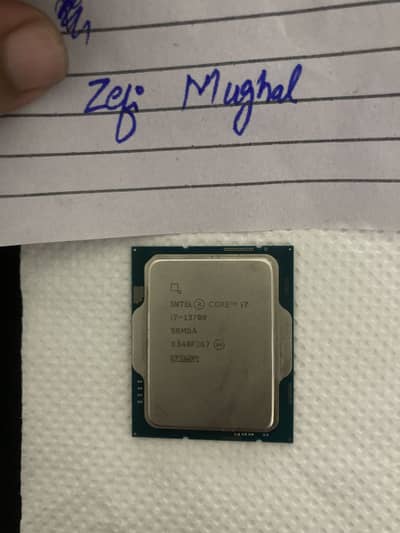 Intel Core i7-13700