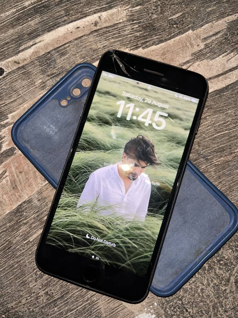 Apple iPhone 8 Plus 0