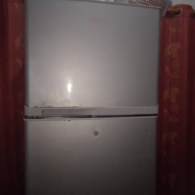 Haier Fridge In 10/10 Condition Colour: ( Silver )