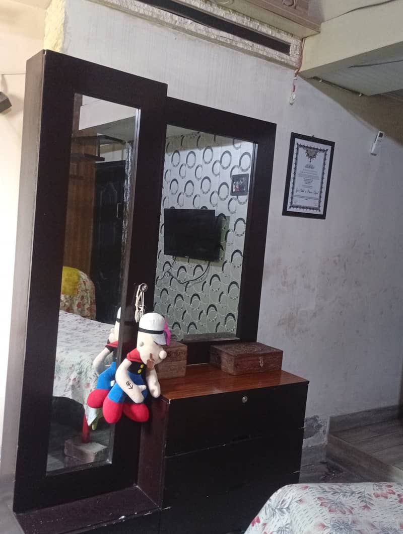 Dressing table 0