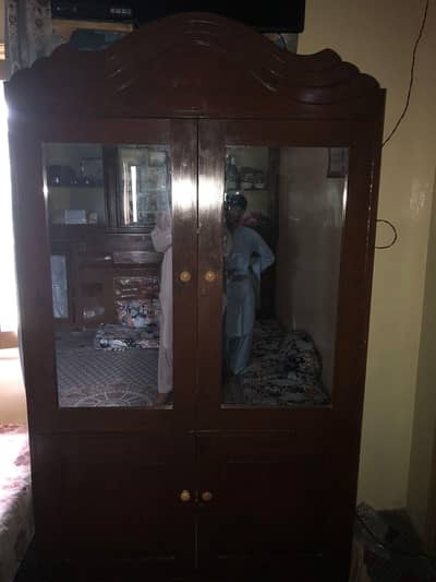 Ghar ka showcase hai pure lakdi ka bna hai number 03145421627