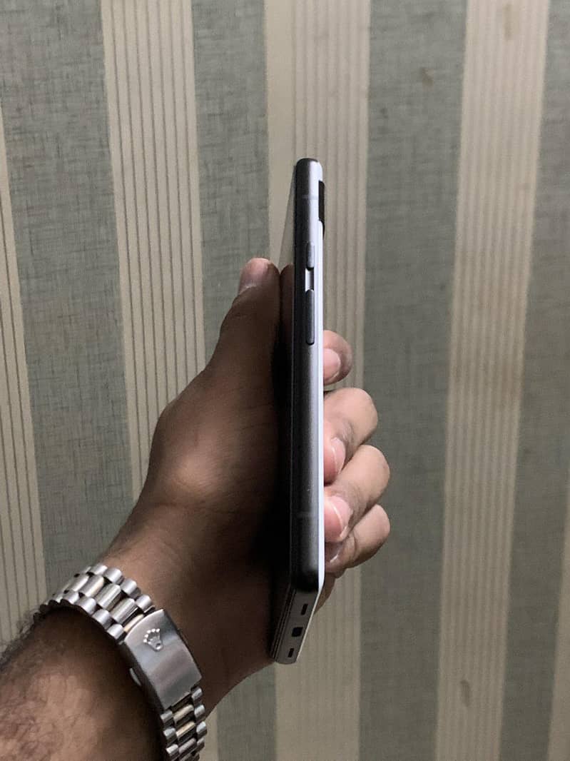 Google Pixel 6a 4