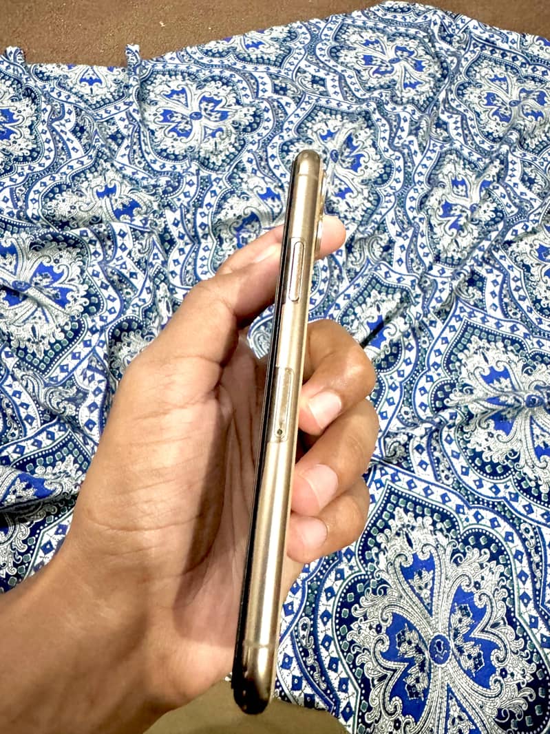 Apple iPhone 11 Pro 3