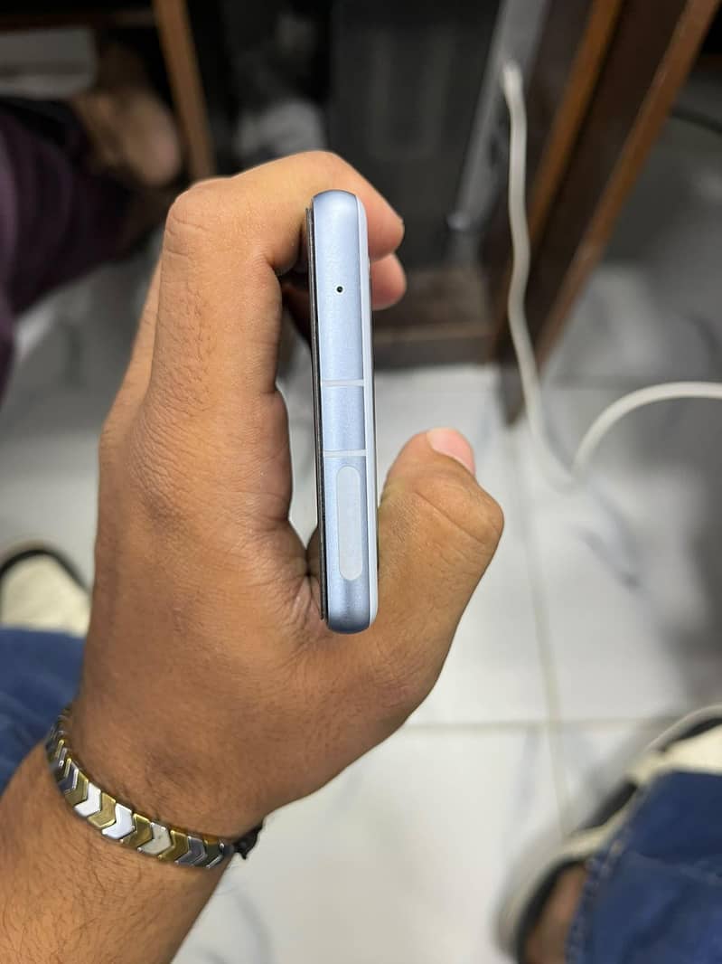 Google Pixel 7a 2
