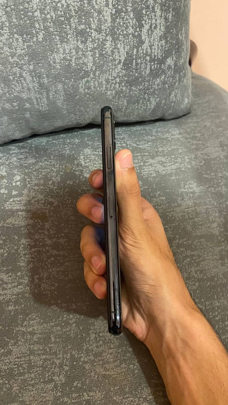 Apple iPhone 11 Pro Max 3