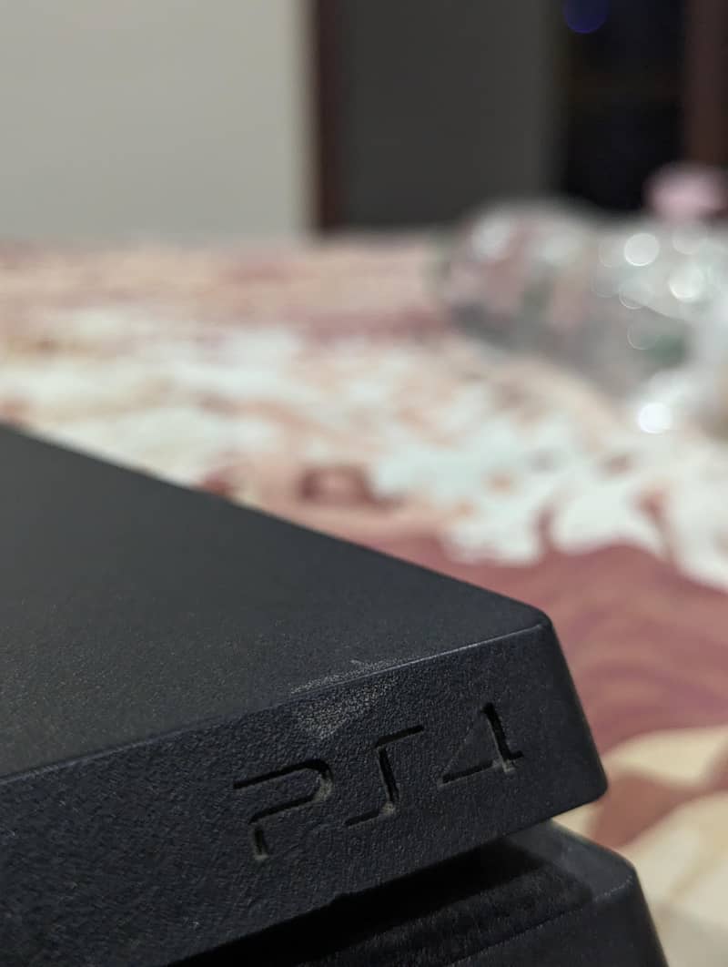 PS4 Pro 1TB 1