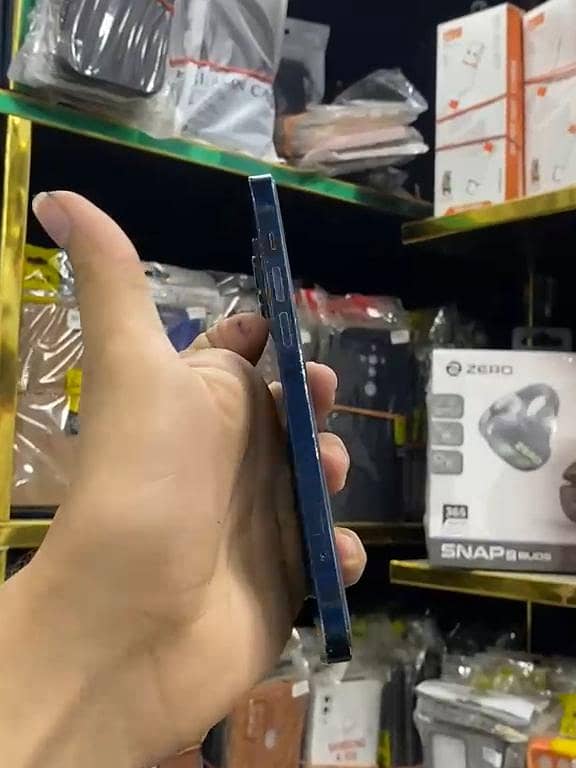 Apple iPhone 12 2