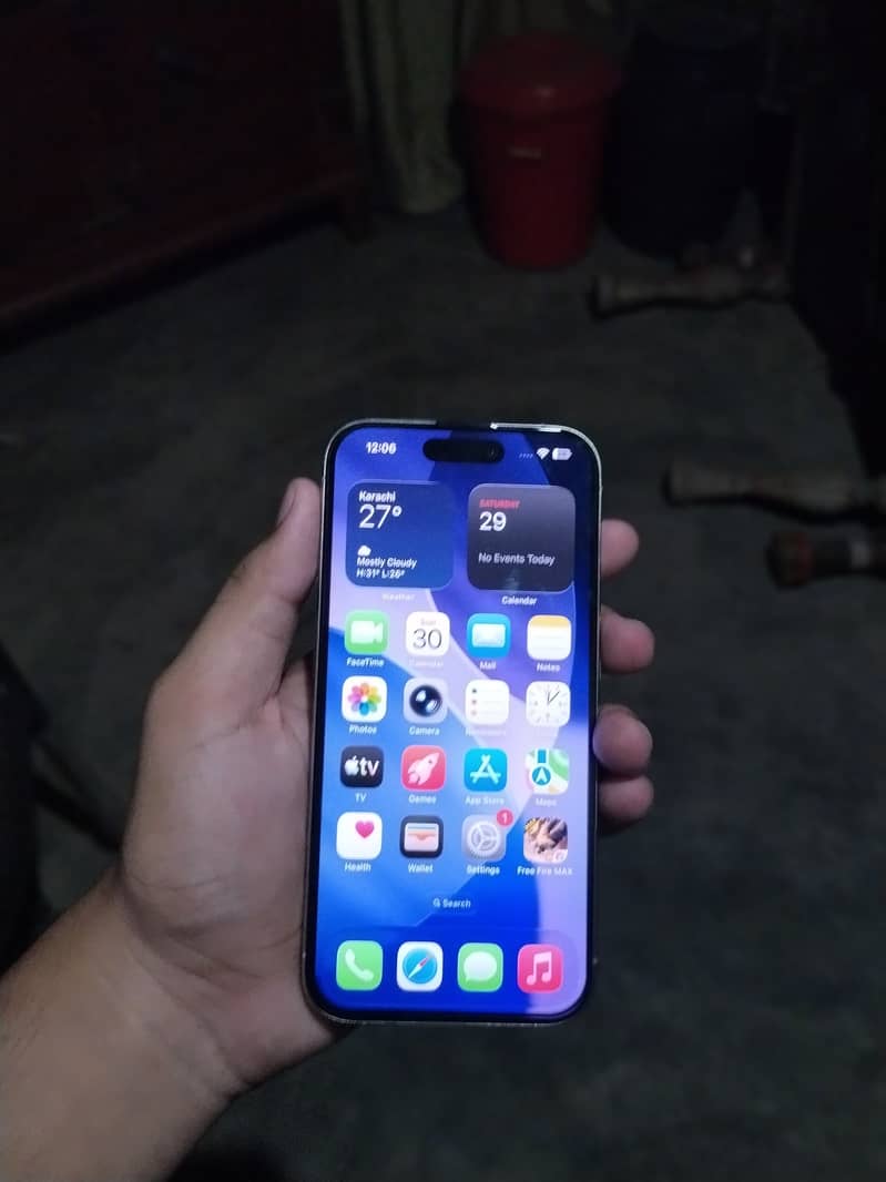 Apple iPhone 15 Pro 1