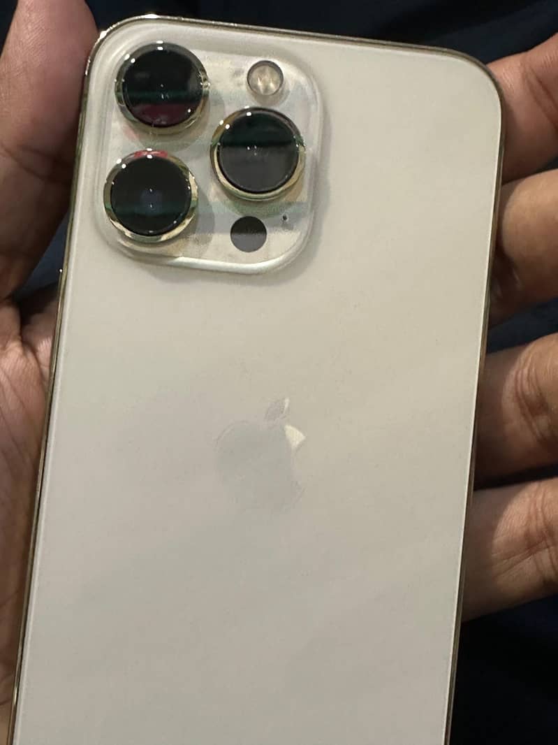 Apple iPhone 14 Pro 1