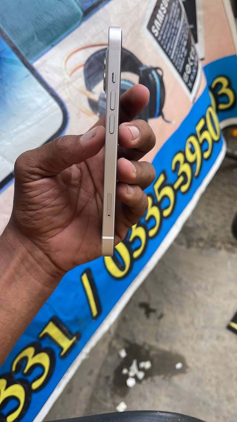 Apple iPhone 13 4
