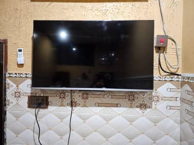 43inches ultra wide TCL led