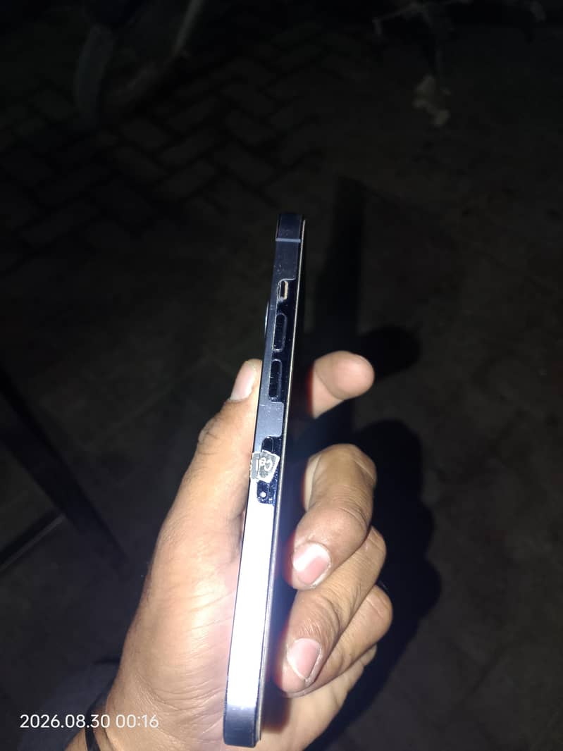 Apple iPhone 13 Pro 1
