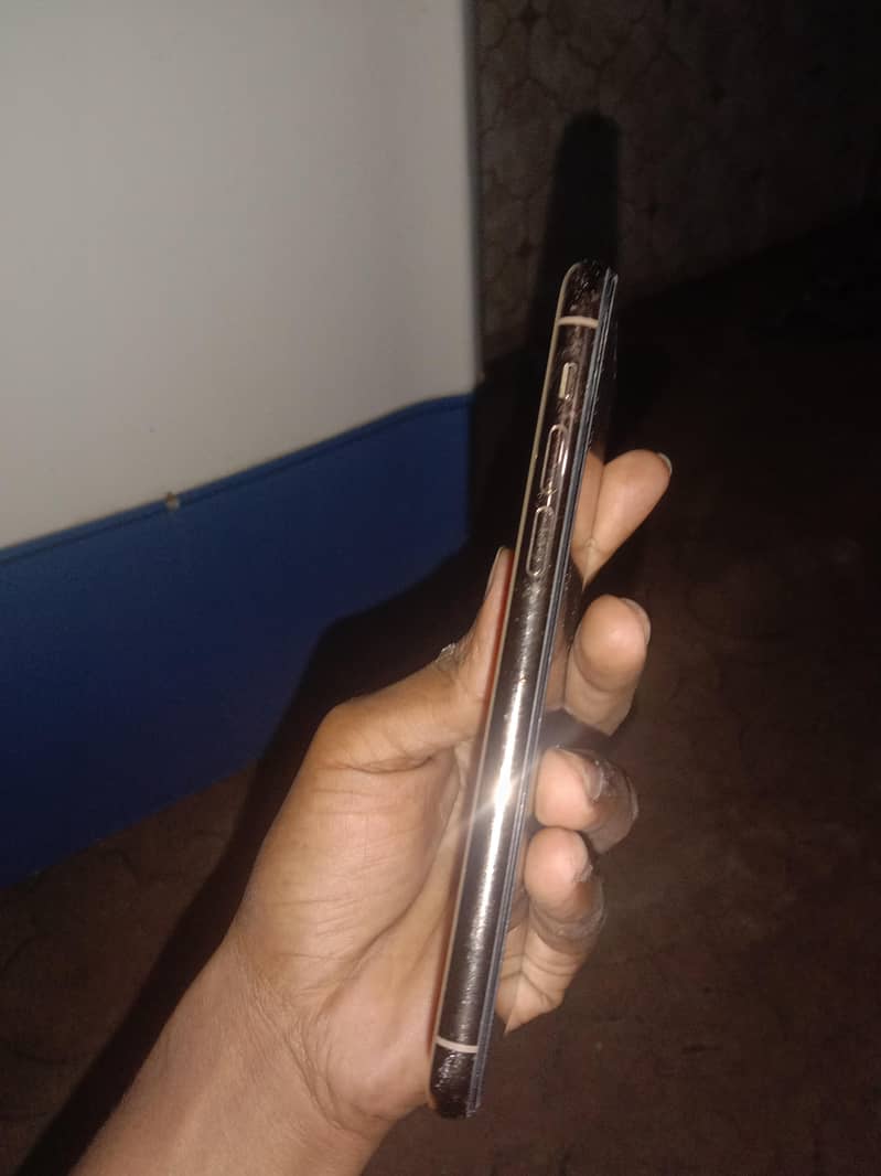 Apple iPhone 11 Pro 2