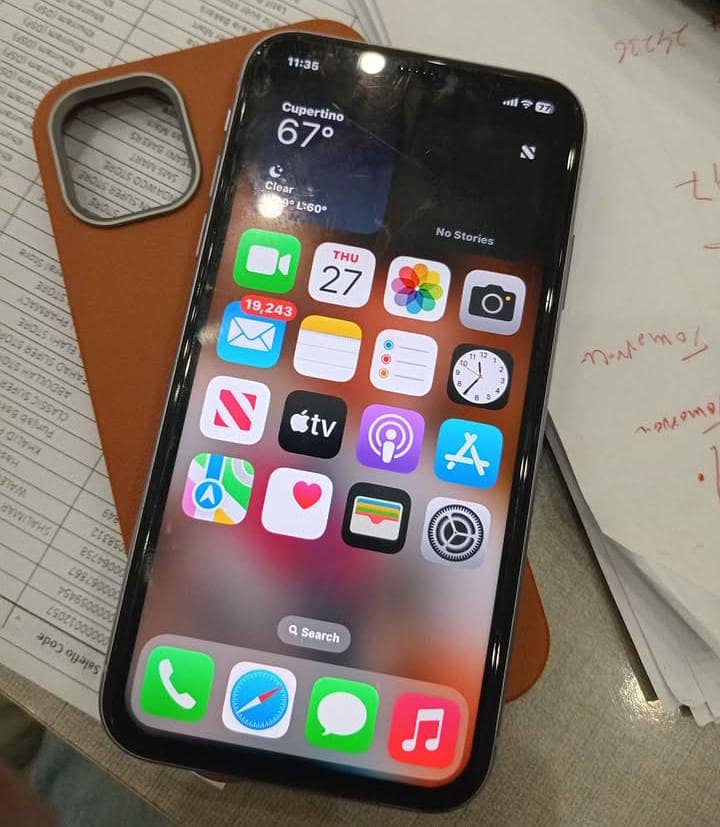 Apple iPhone 11 7