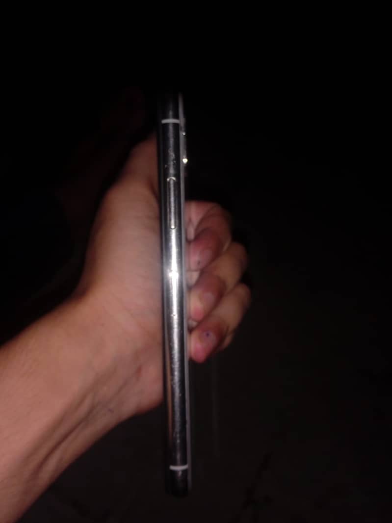 Apple iPhone X 3