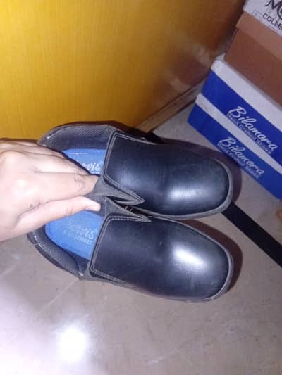 Service boys shoes