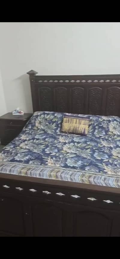 bed  side tables dressing with mattress