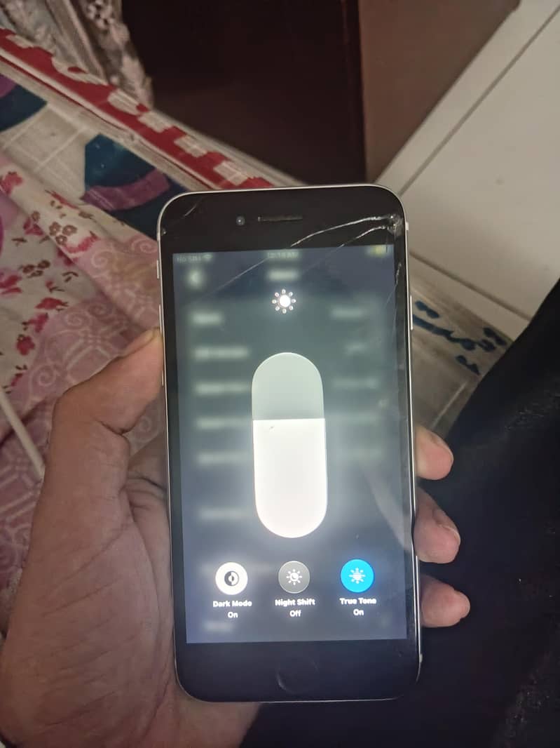 Apple iPhone SE 0