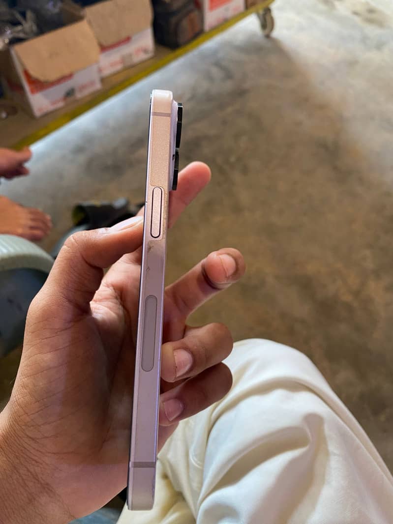 Apple iPhone 14 2