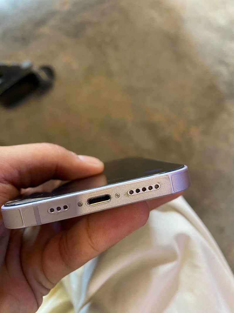 Apple iPhone 14 4