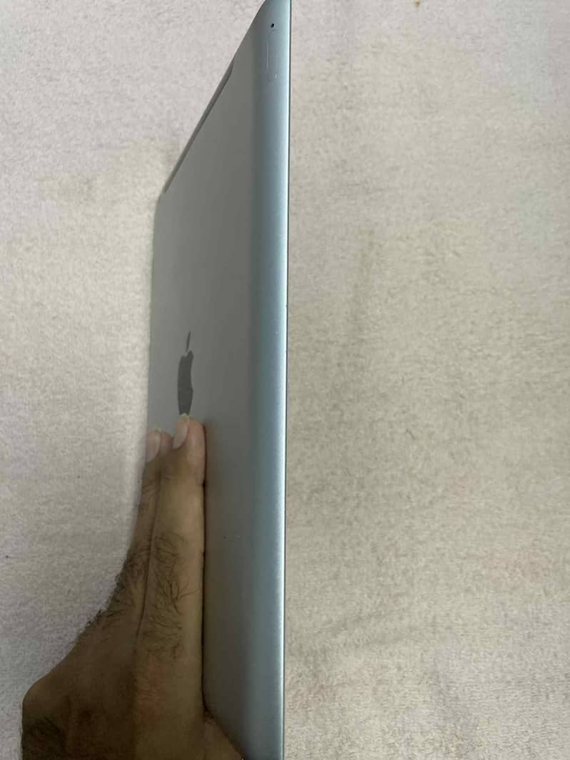 iPad 2 / 64 GB 1
