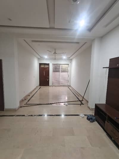 30x60 7 Marla House Prime Location For Rent In G-13