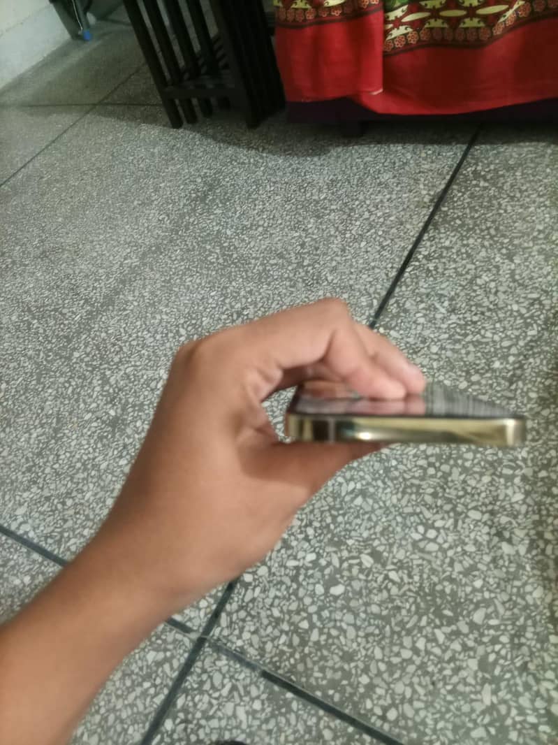 Apple iPhone 12 Prot 2