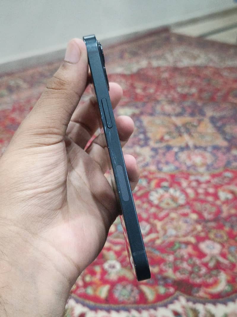 iPhone 13 2