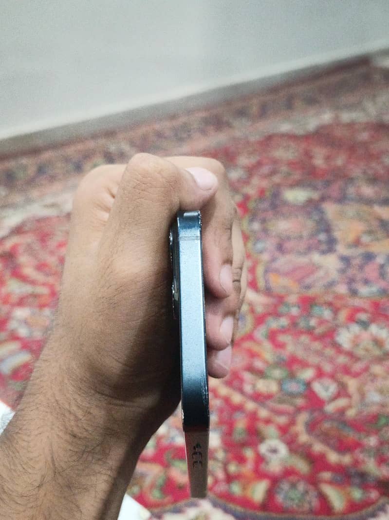 iPhone 13 5