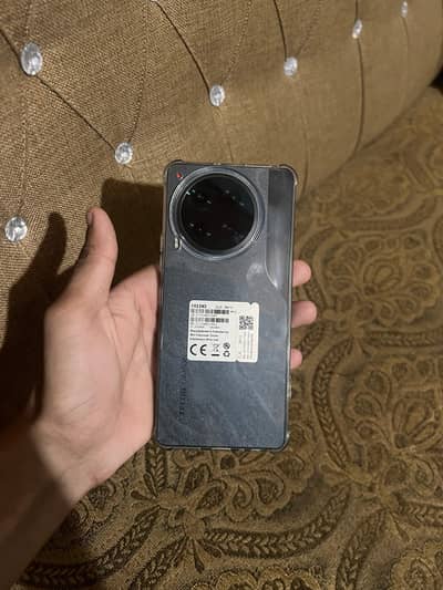 Tecno CAMON 30