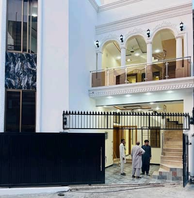 9 Marla House In Bani Gala Is Available For sale