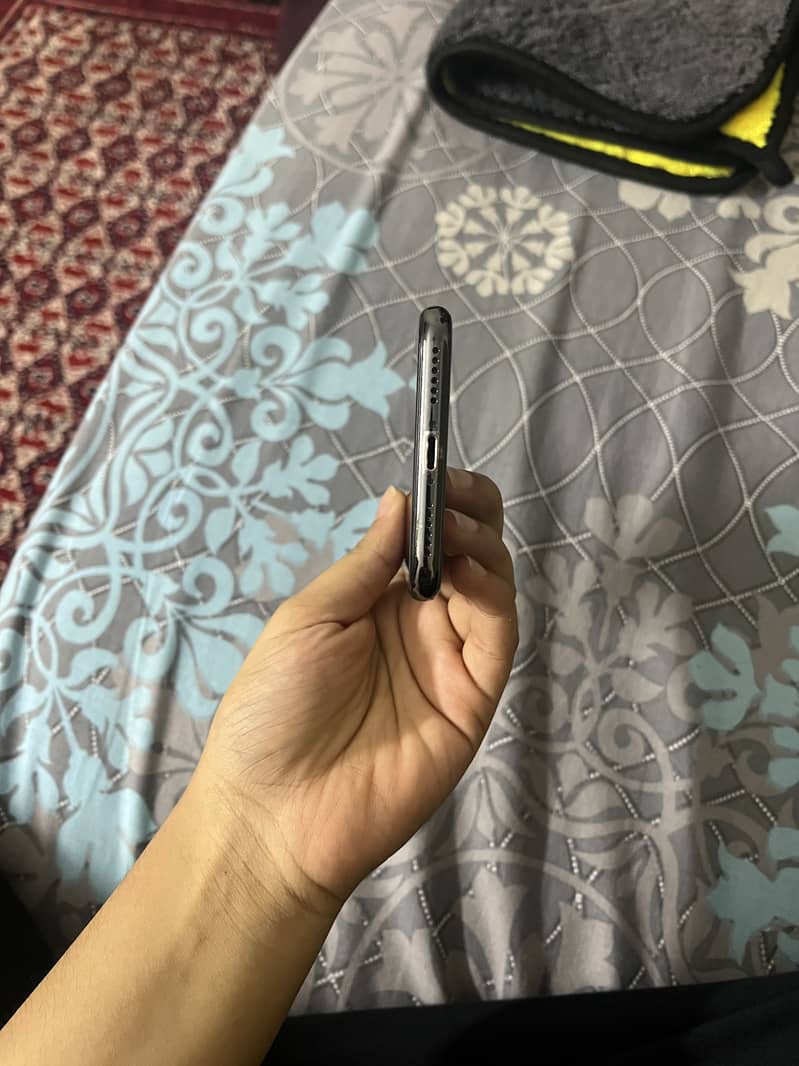 Apple iPhone X 2