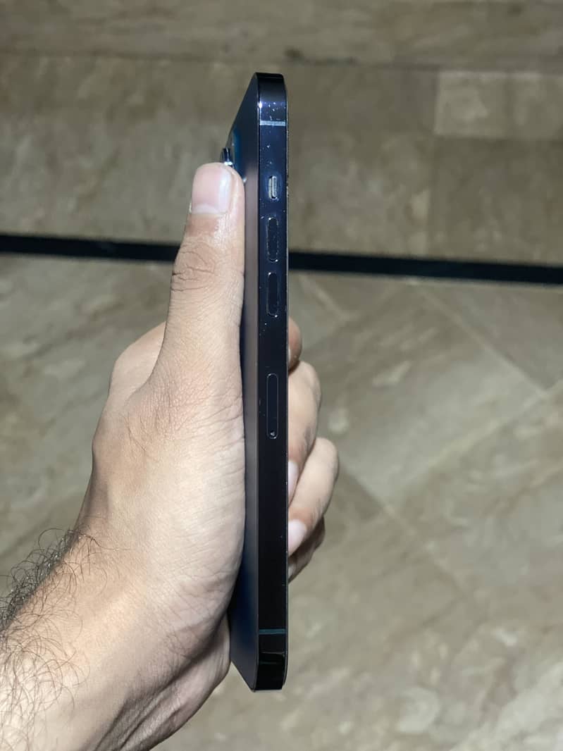 Apple iPhone 12 Pro Max 3