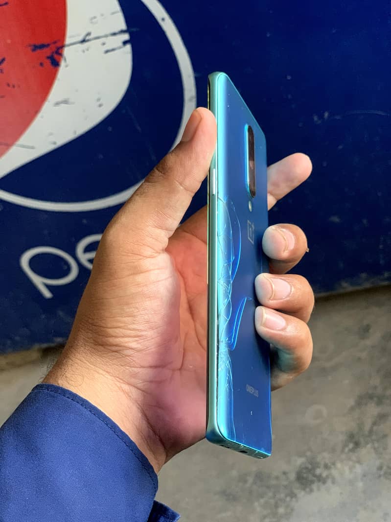 Apple iPhone 13 2