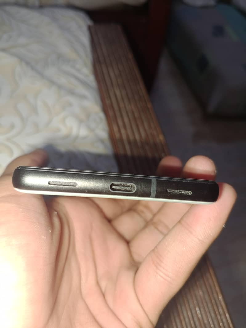 Google Pixel 6a 5