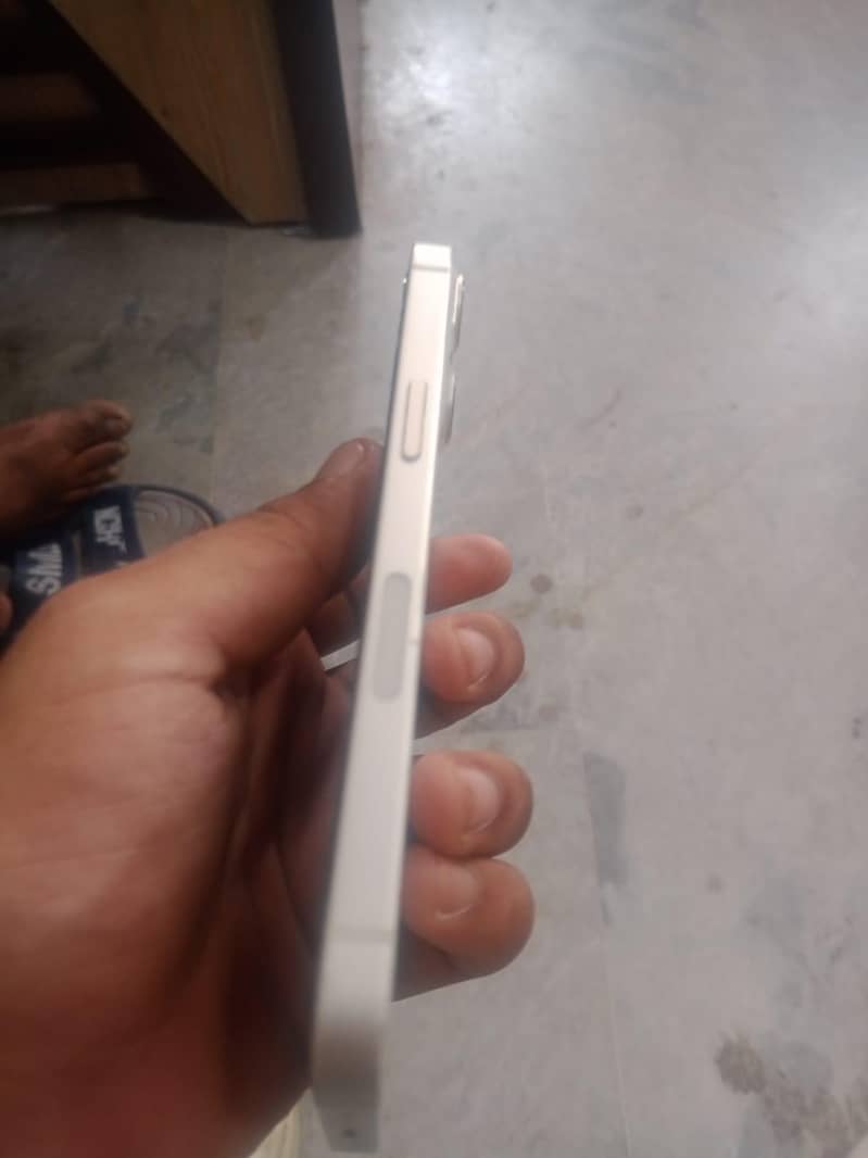 Apple iPhone 13 3