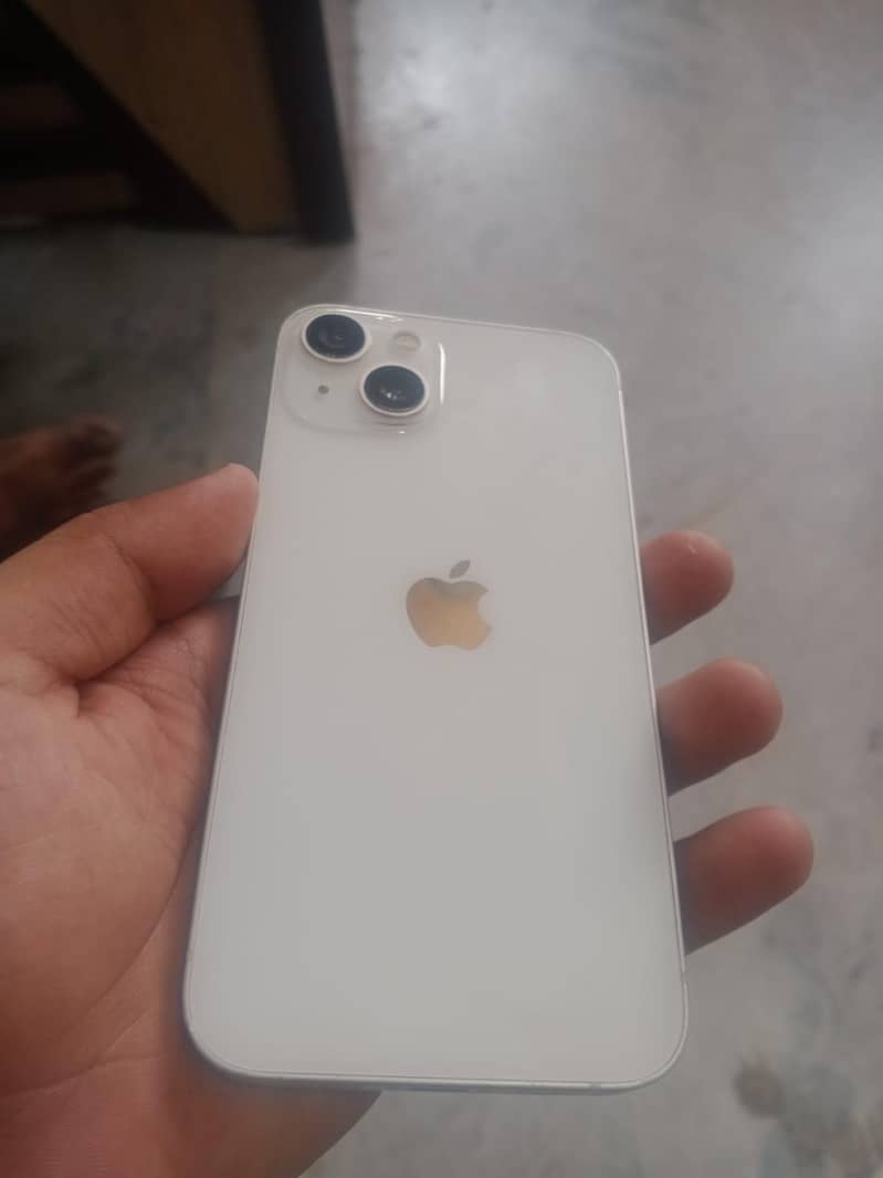 Apple iPhone 13 4