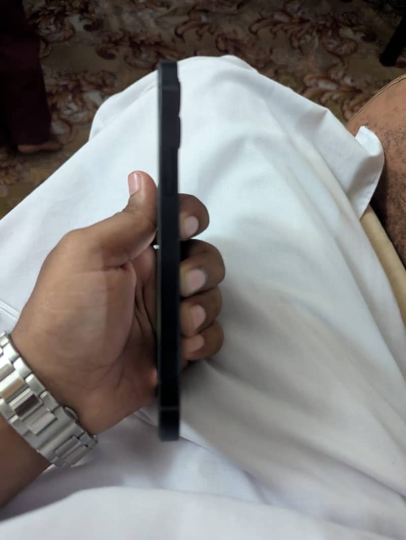 Apple iPhone 12 2