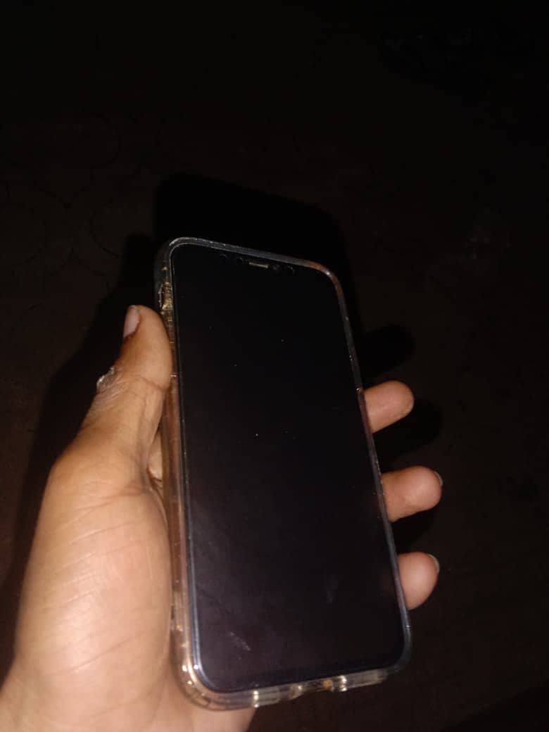 Apple iPhone 11 Pro 1