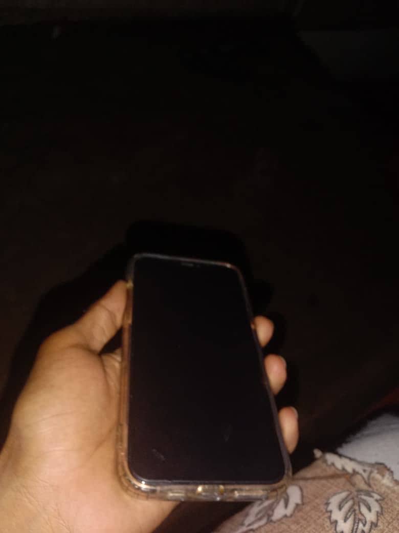 Apple iPhone 11 Pro 2
