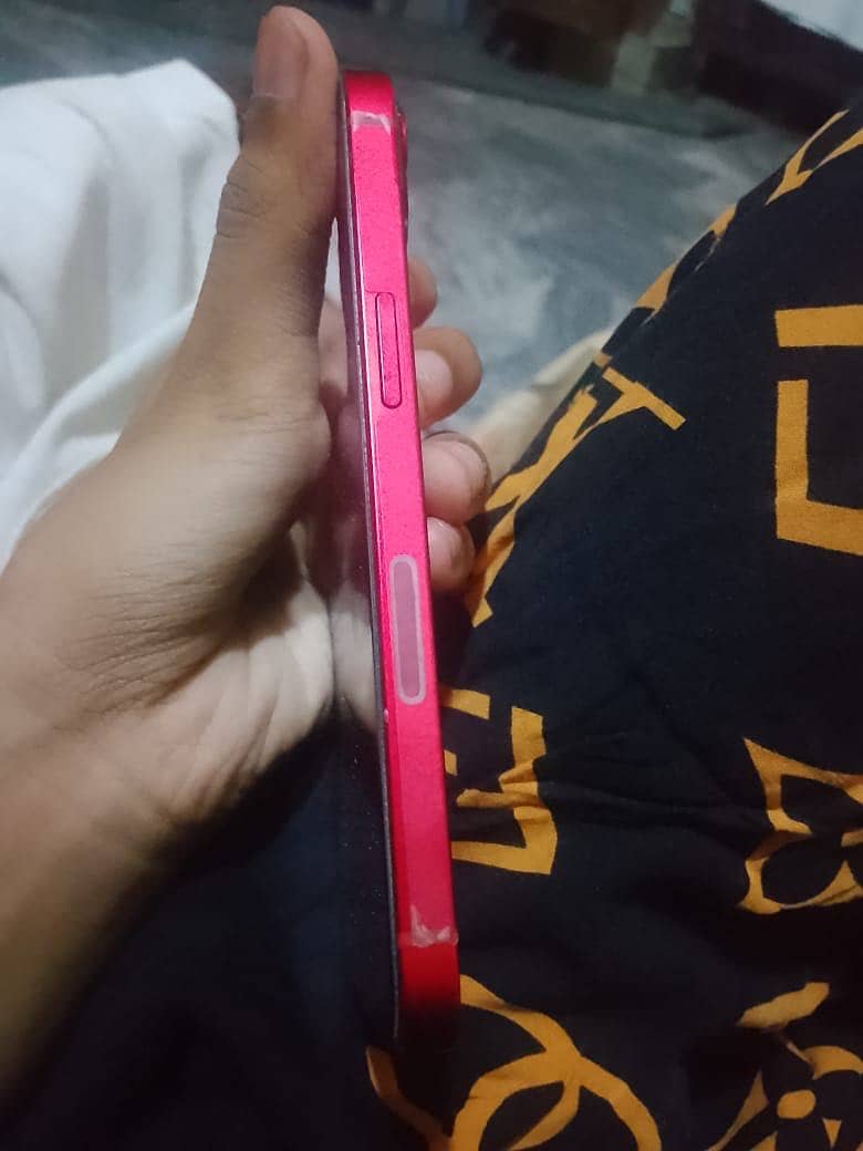 Apple iPhone 13 4