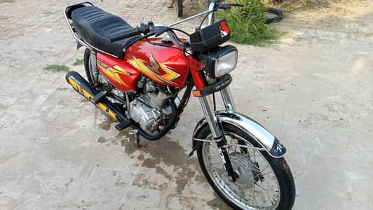 Bike for sale serious bhaii rabta karo cal or wattsap 03415053862