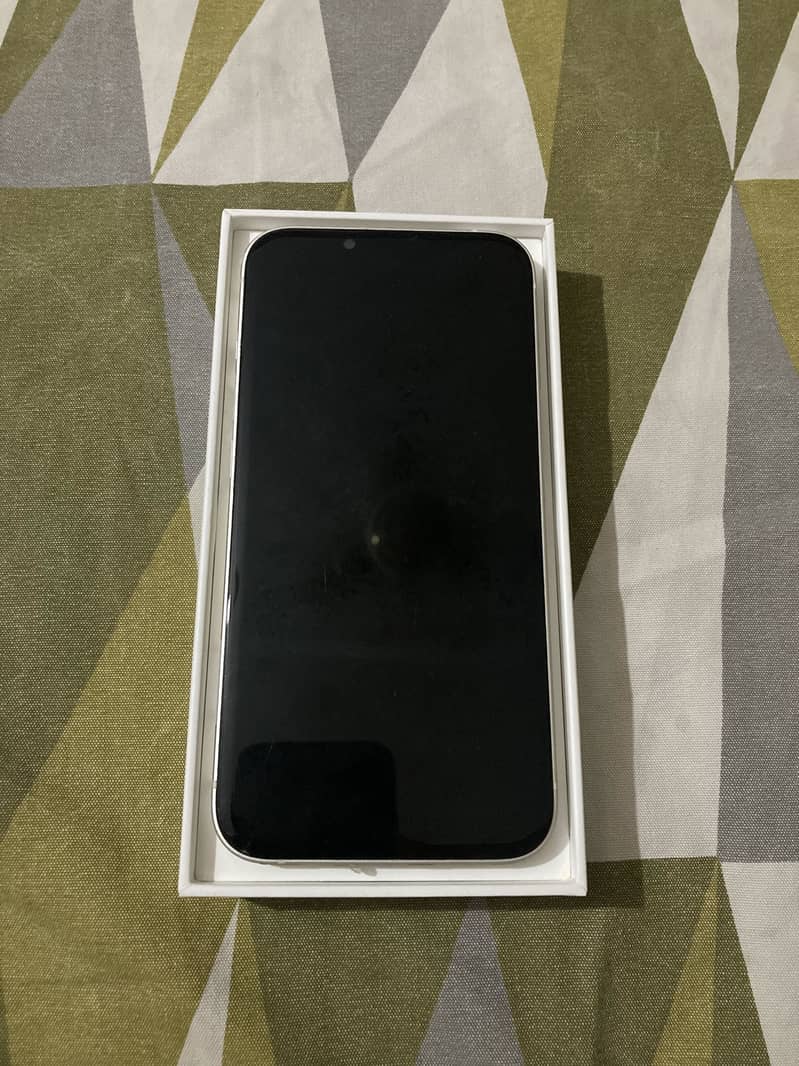 Apple iPhone 13 0