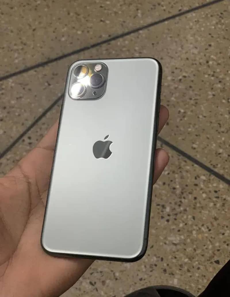 Apple iPhone 11 Pro 1