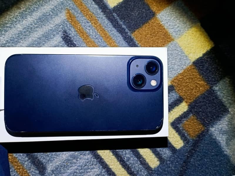 Apple iPhone 13 2