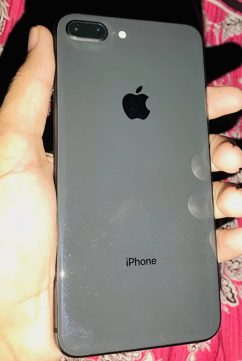 Apple iPhone 8 Plus 0
