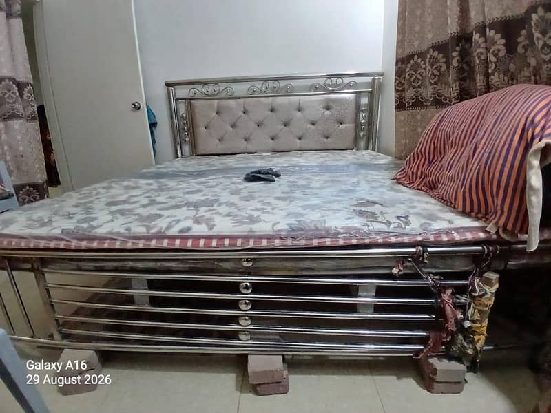 Iron bed 3